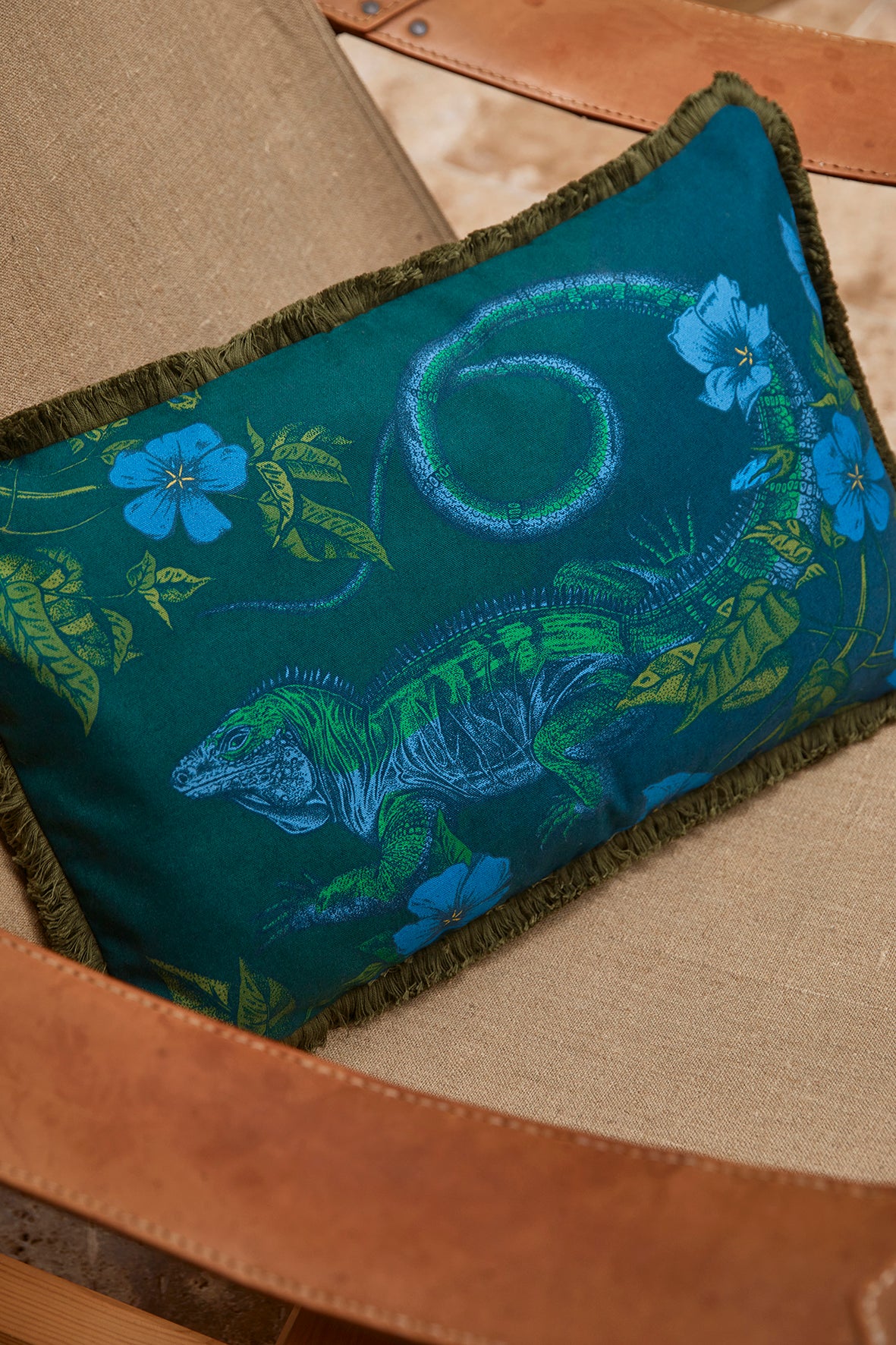 Iguana Organic Cushion