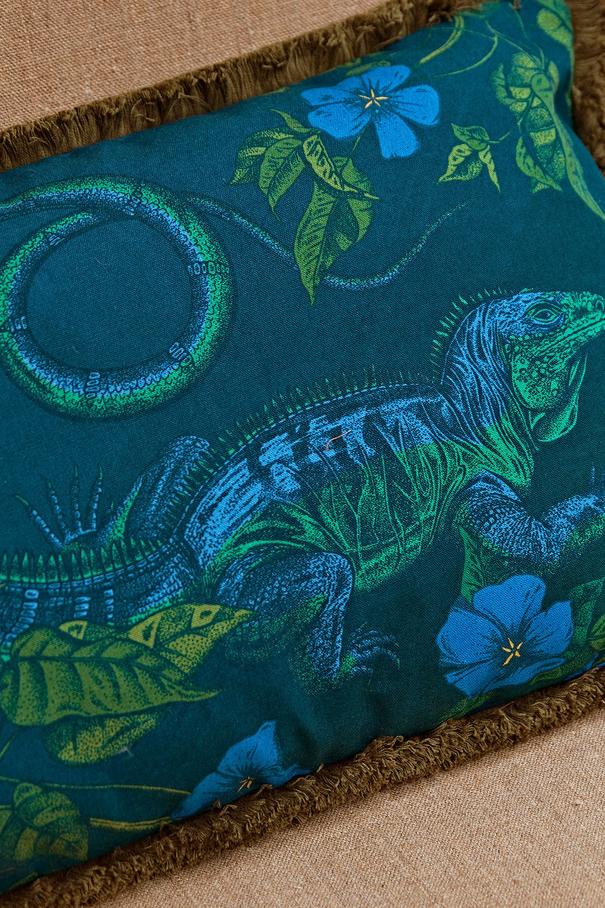 Iguana Organic Cushion